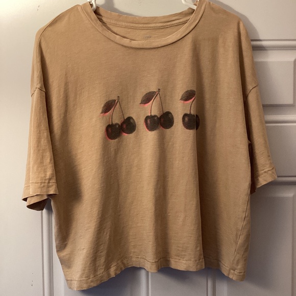 Aerie Cherry Cropped Graphic Tee Shirt Size Medium - Picture 1 of 7
